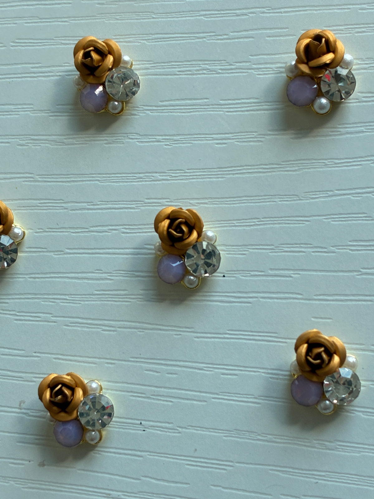Roses 3D mordorées avec strass et perles – Lot de 10