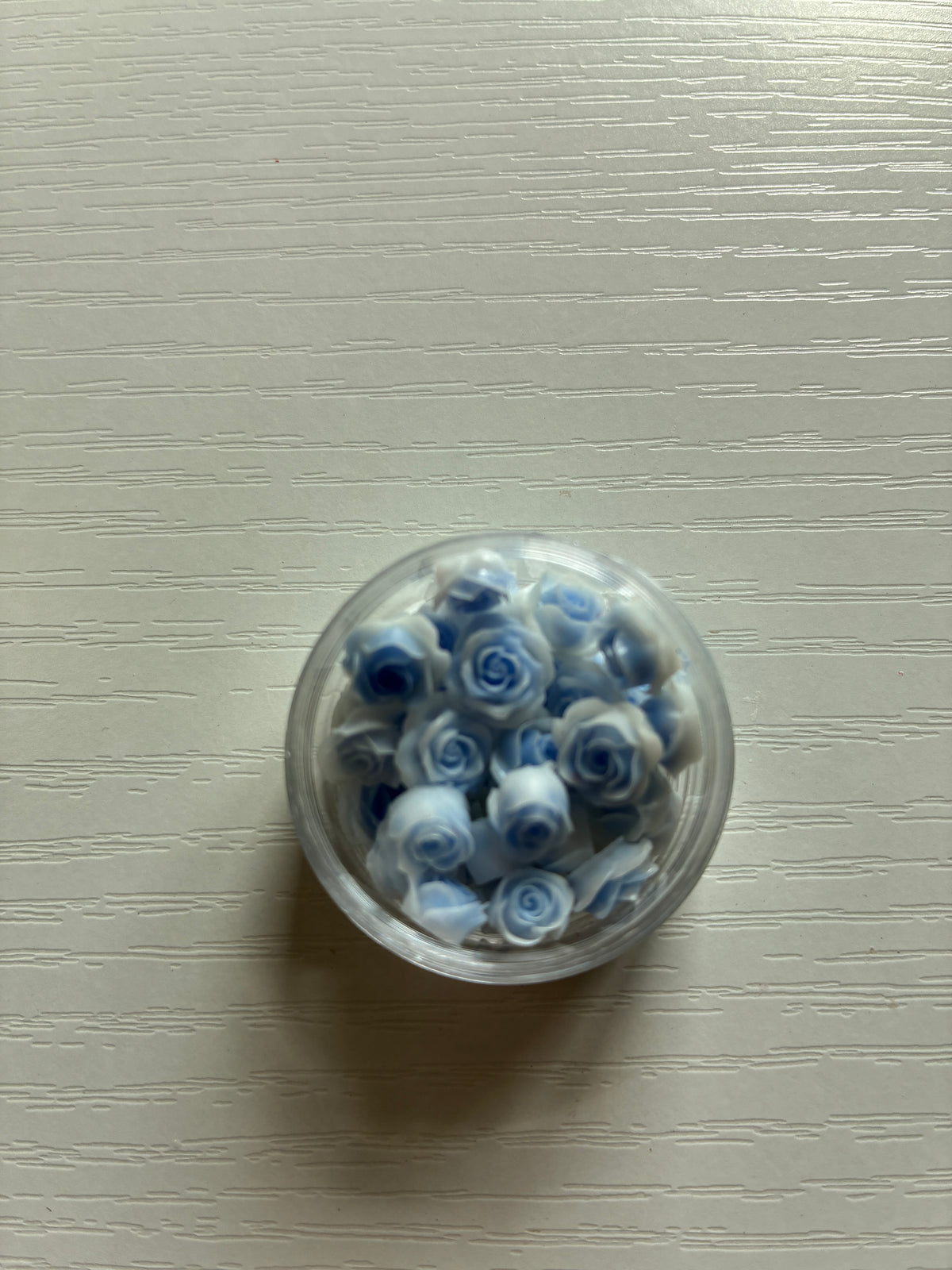 Mini roses bleues et blanches 3D – Nail Art et décoration