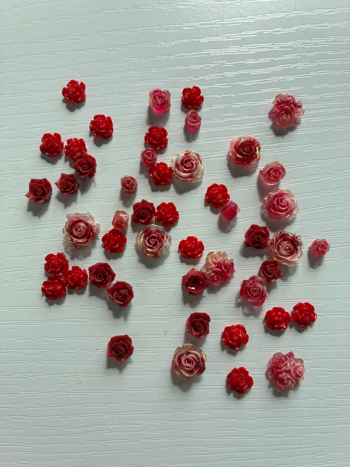 Petites roses 3D rouges et roses – Décoration Nail Art et loisirs créatifs
