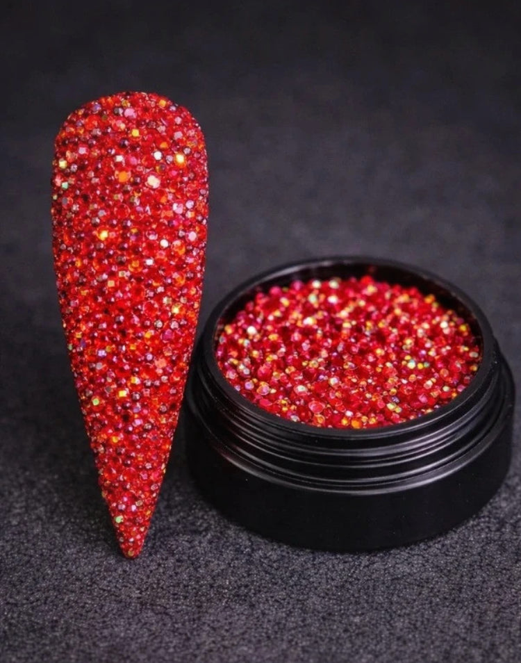 Petits strass rouges pour Nail Art – Reflets irisés