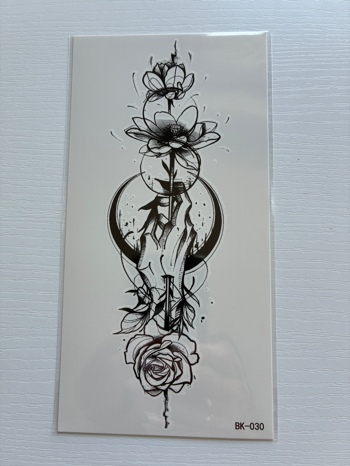 Grand tatouage éphémère floral – Main, Lune & Fleurs