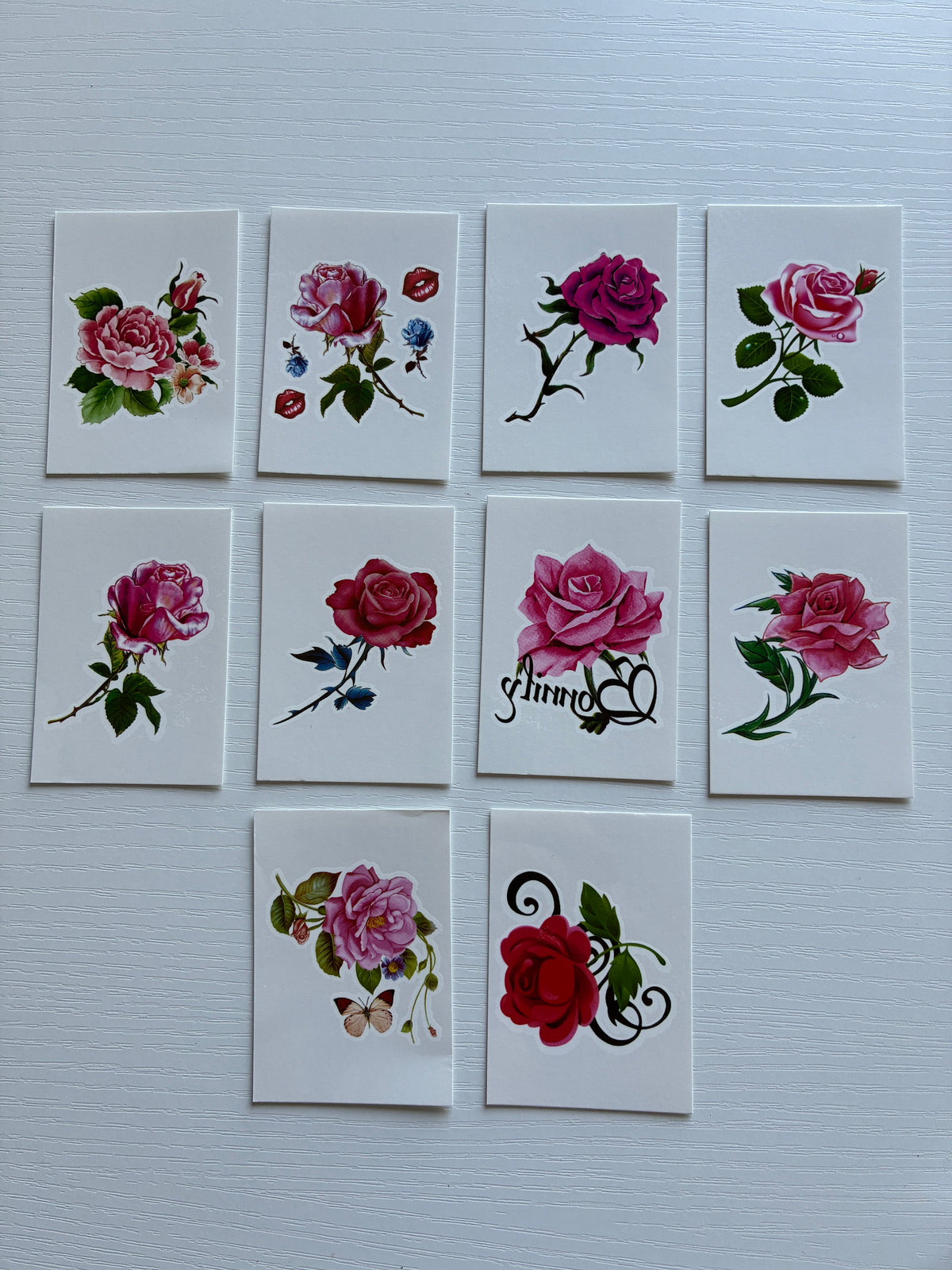 Lot de 10 tatouages éphémères Fleurs & Roses – Rose et Rouge