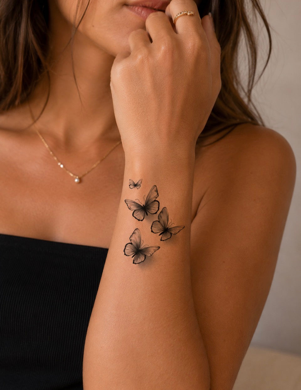 Tatouage éphémère papillons noirs élégants
