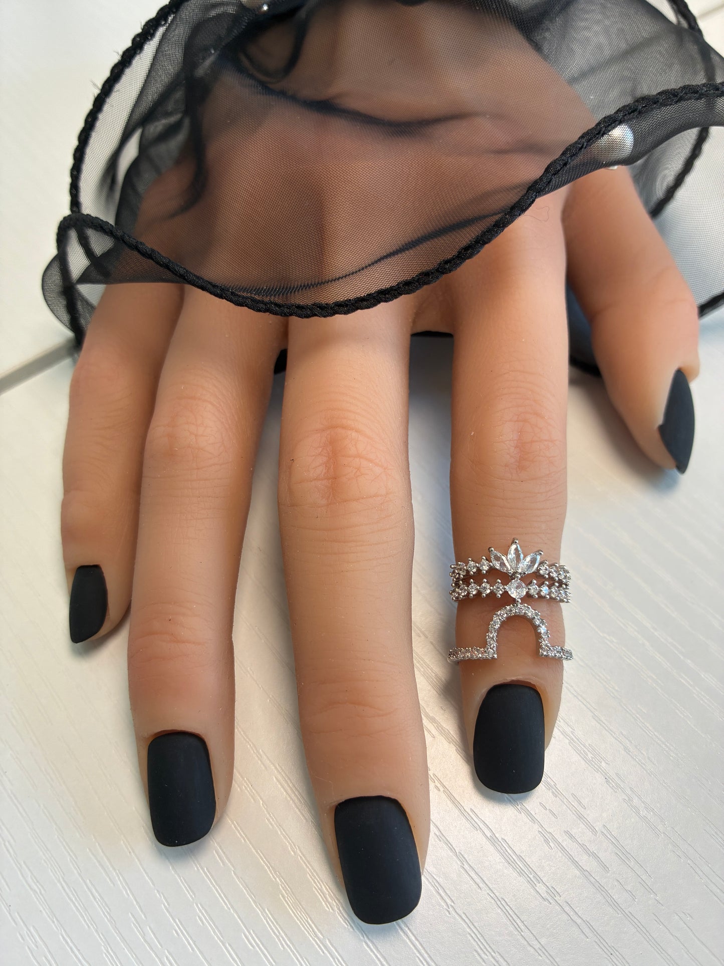 Les Essentiels – Black Velvet – Carré court XS