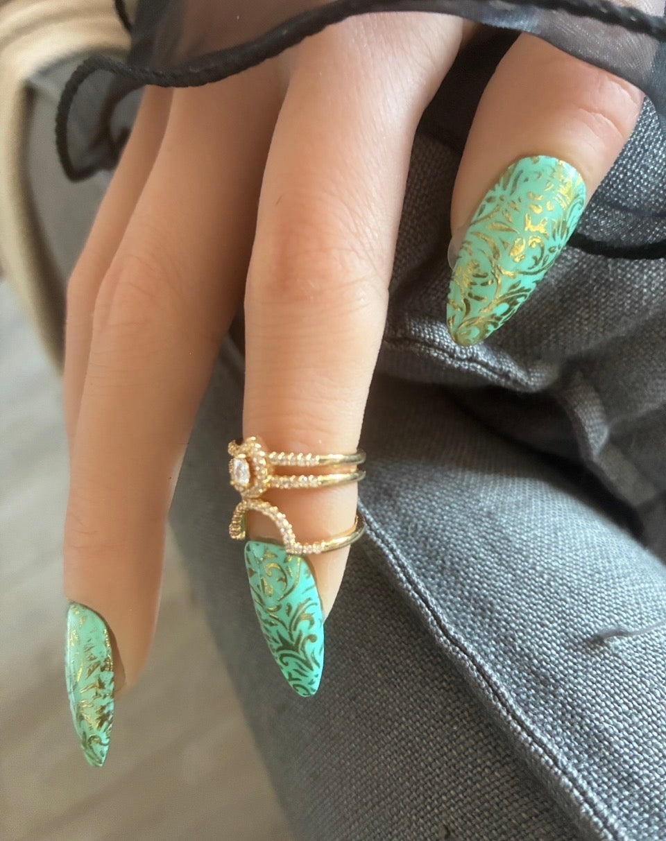 Victoria turquoise – Arabesques dorées – Amande M