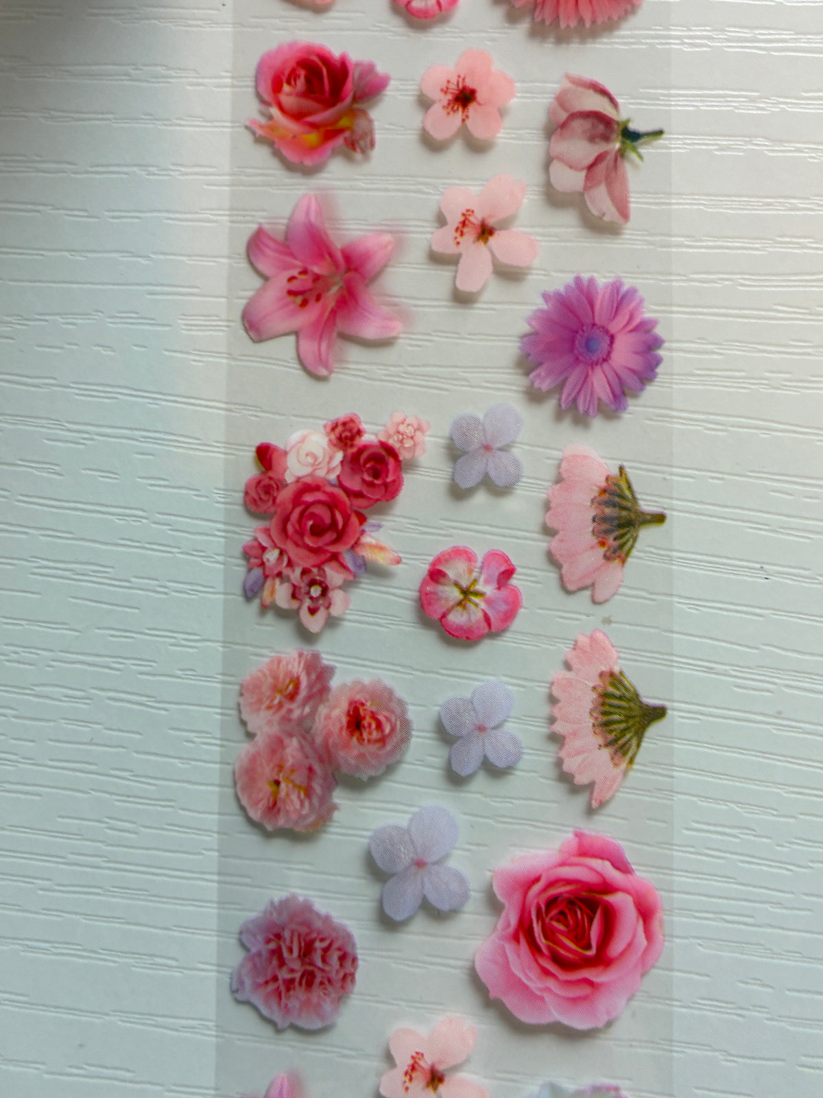 Foil Nail Art – Roses et fleurs roses délicates