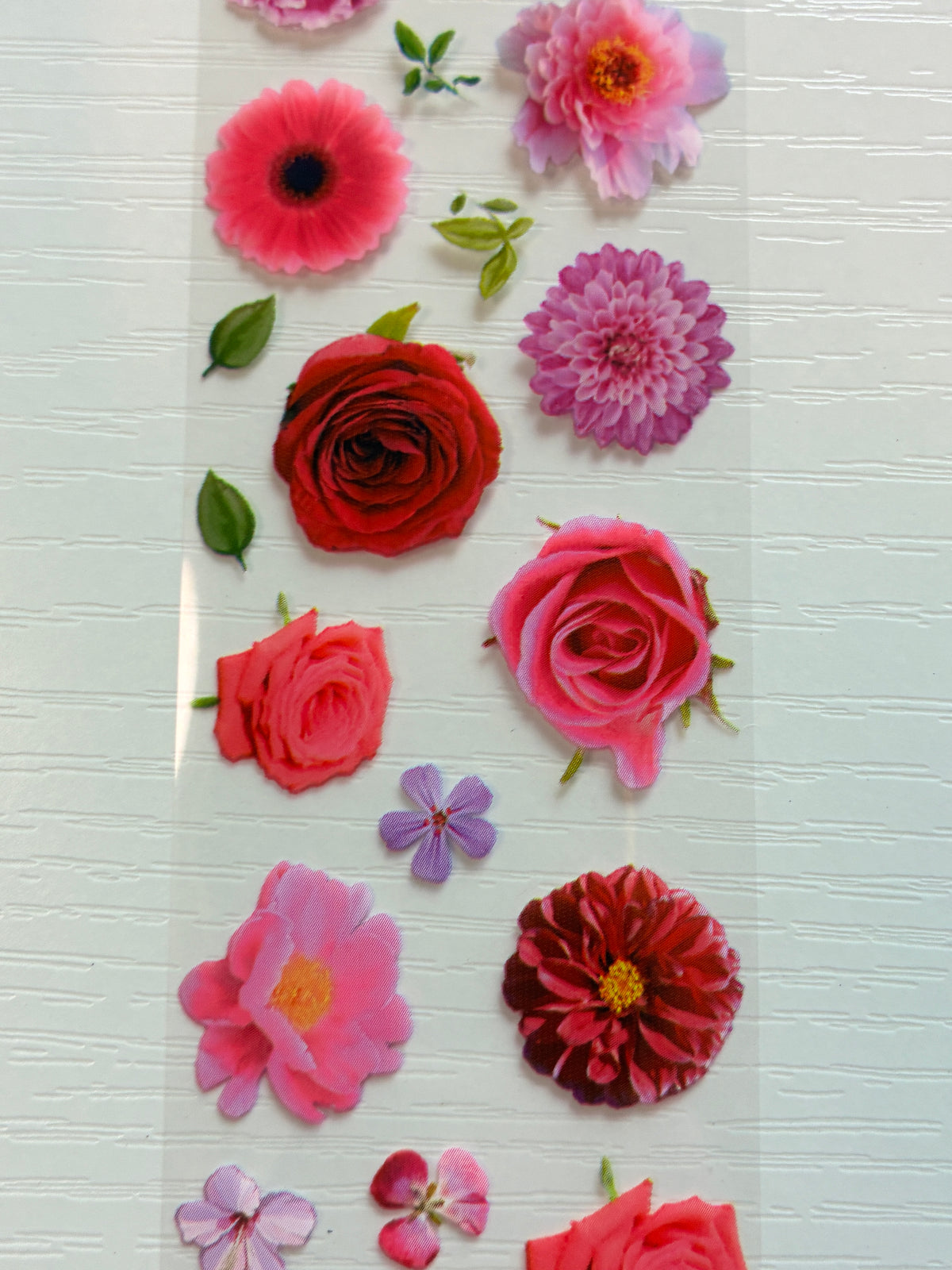 Foil Nail Art – Fleurs roses, fuchsia et rouges